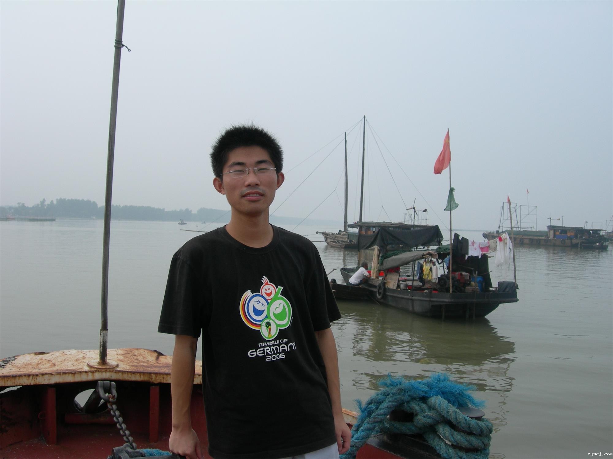 2张 亮，2007届高中毕业生，南京市07年高考第2名，考取清华大学.jpg