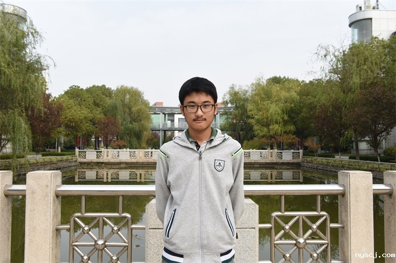 1.全国一等奖获得者江乐岩同学.JPG