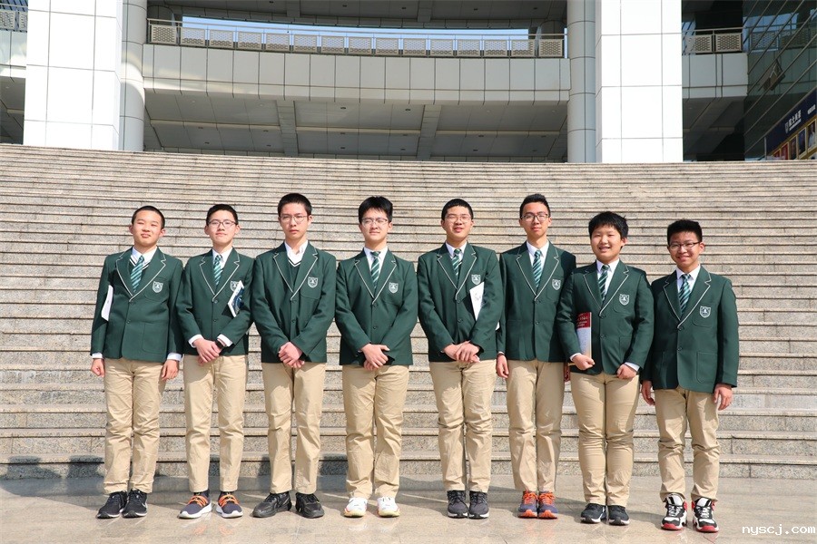 1677807236379356.jpg 图片3 合影2.JPG