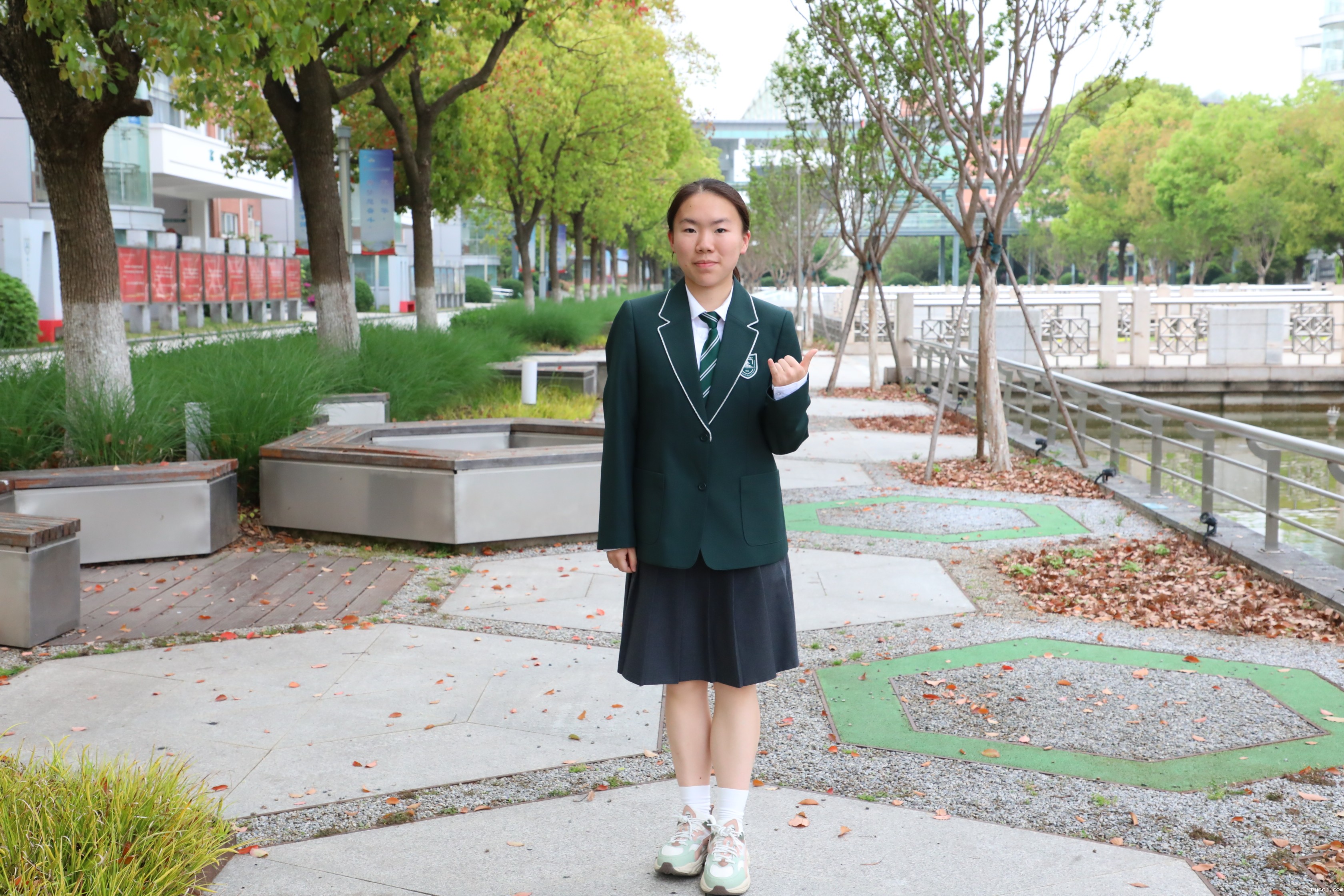 1714987493876157.jpg 1714987493876157.jpg