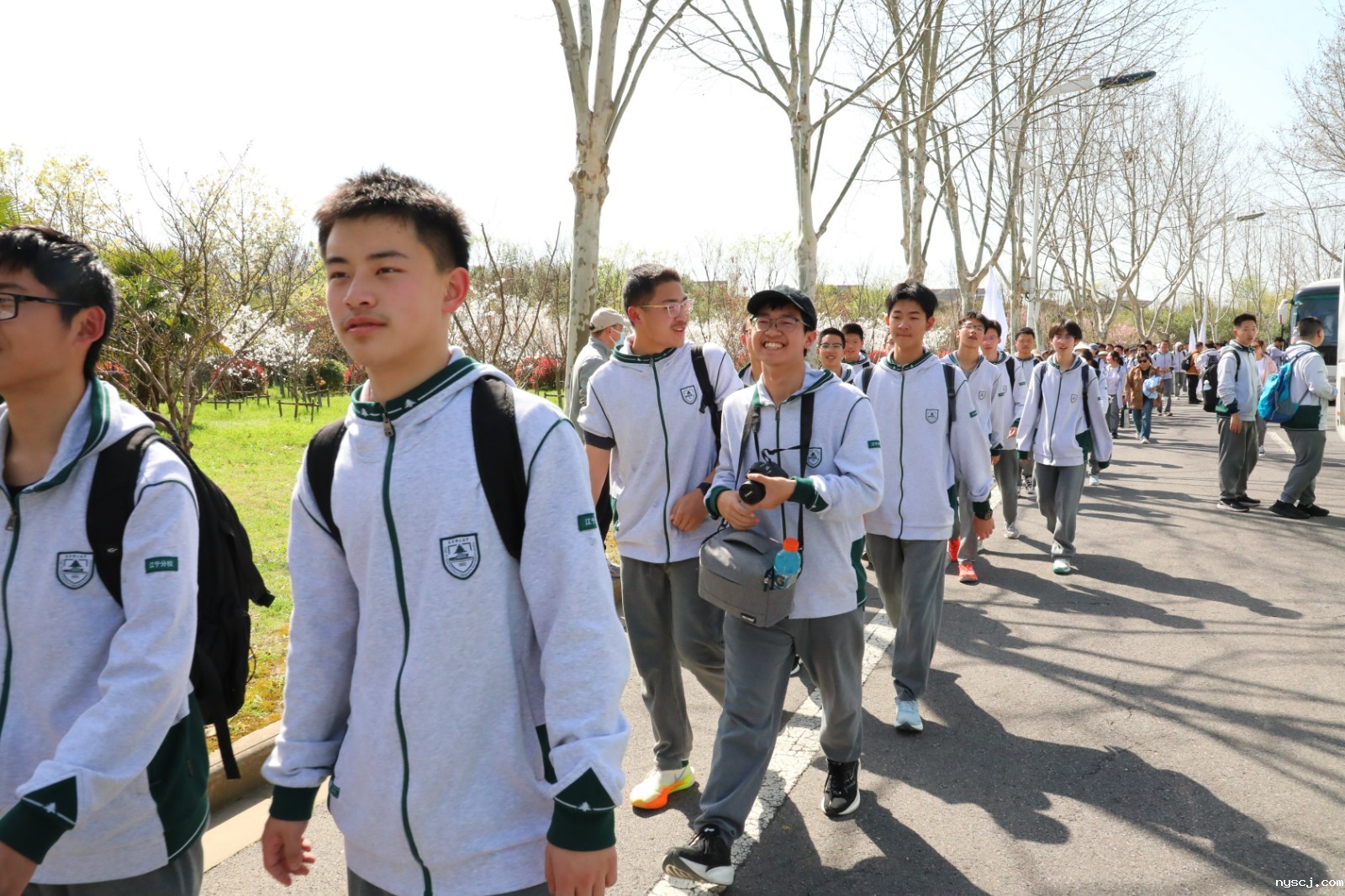 1714989248206309.jpg 1714989248206309.jpg