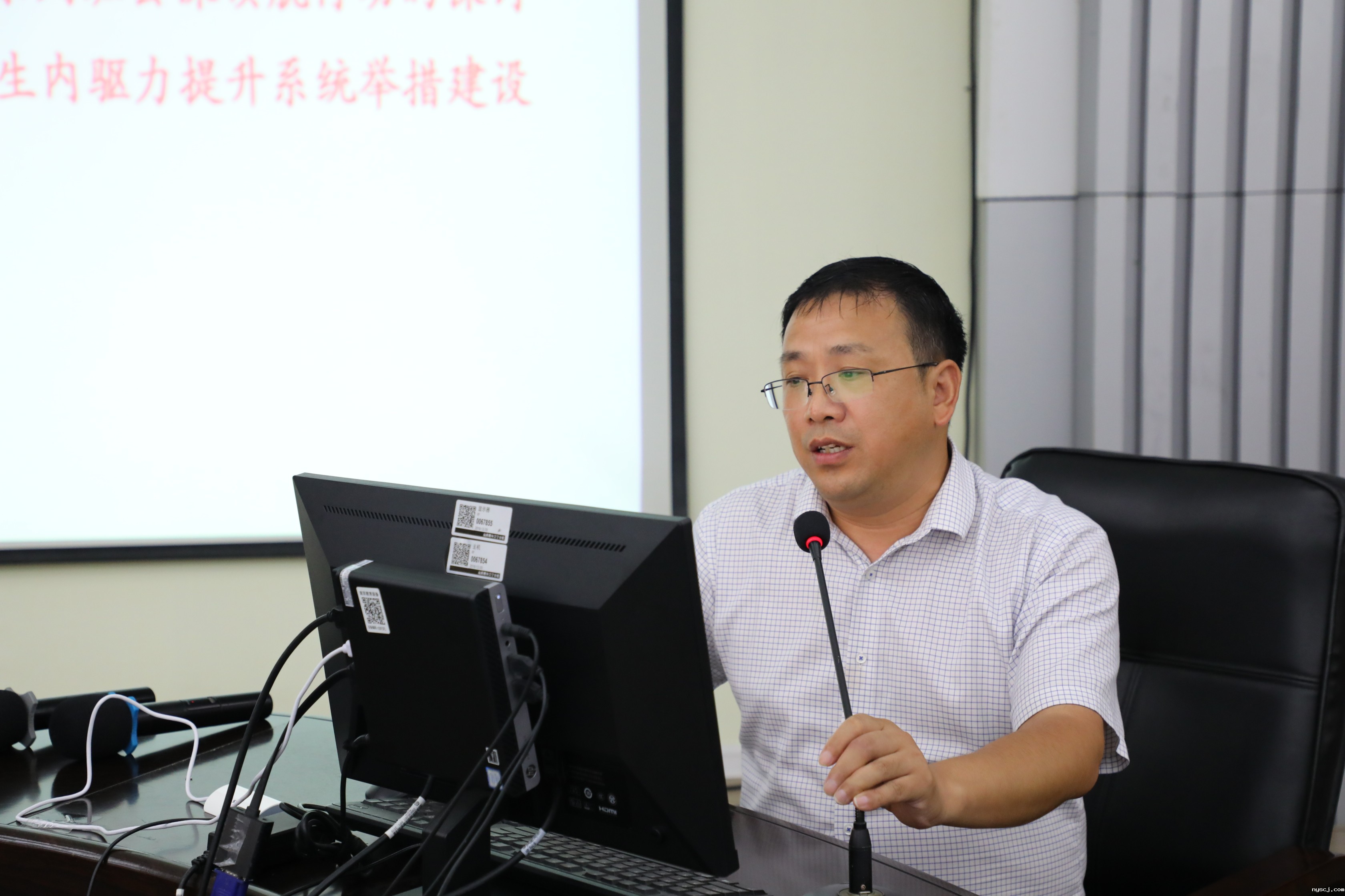 1725361198109137.jpg 5:周天航副校长对新学期教育教学重点工作作强调和要求.JPG