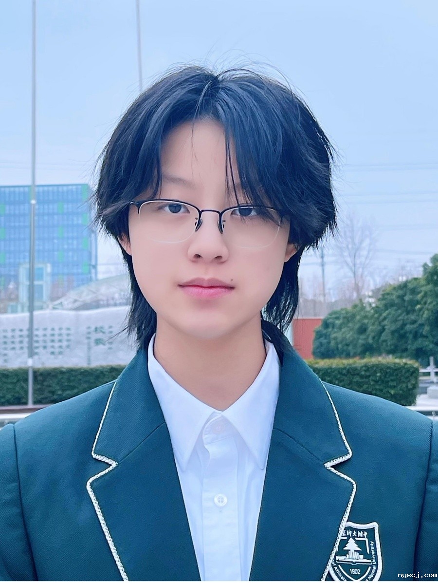 1741865589380366.jpg 杨斯然_副本.jpg